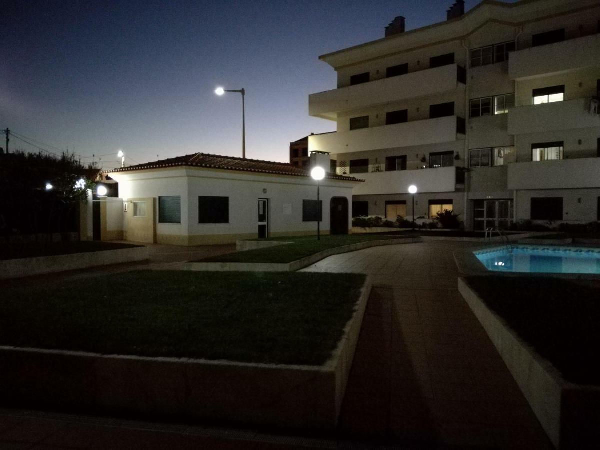 Peniche Art House Apartment Bagian luar foto